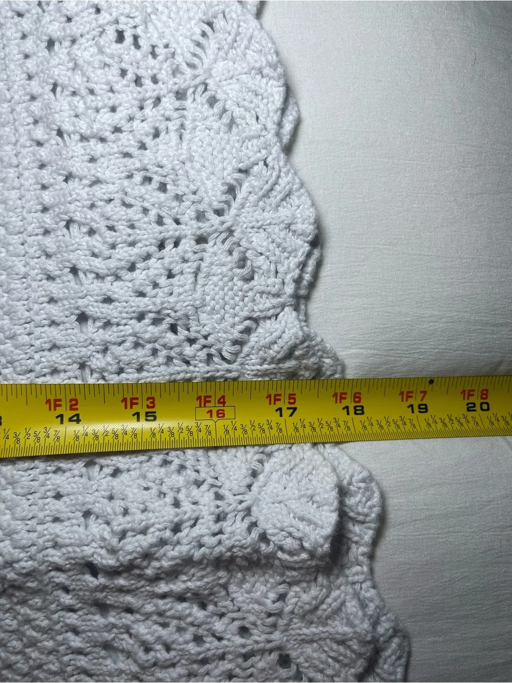 Hollister Women's White Crochet Knit Mini Skirt Size
Medium Double Layer Lined - Picture 6 of 7